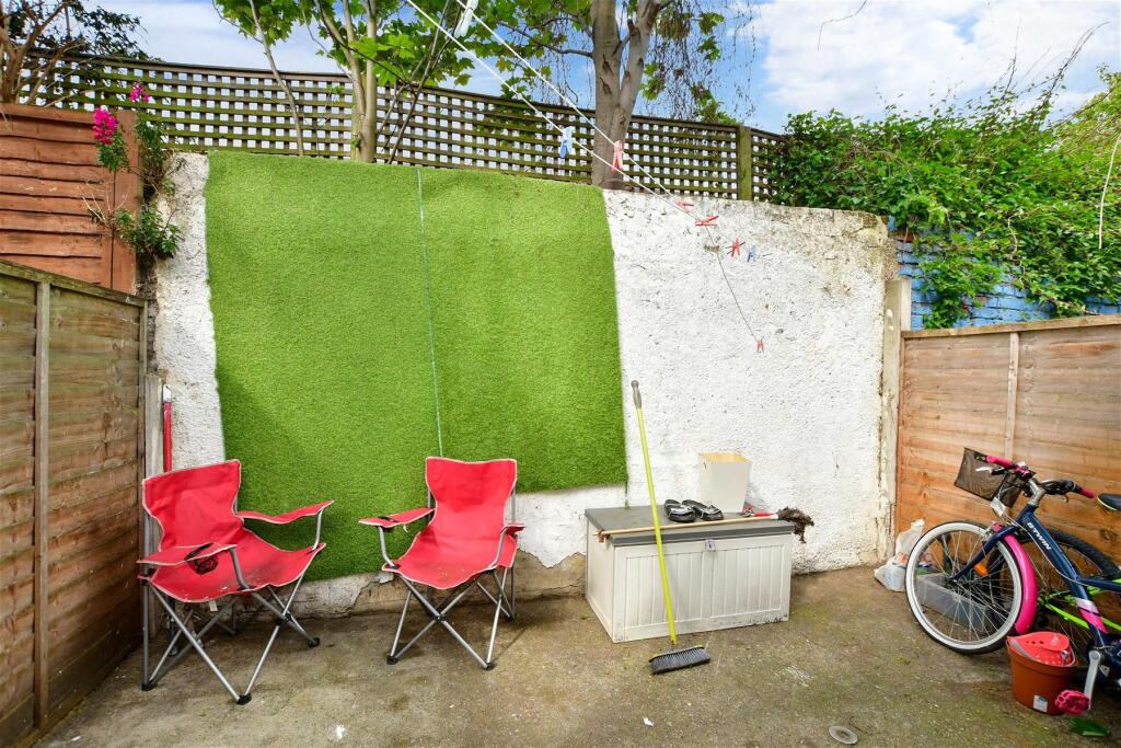 2 Schlafzimmer Haus in London, United Kingdom, Nr. 4143