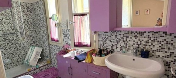 2 bedrooms Penthouse in Florence, Italy No. 329717 17