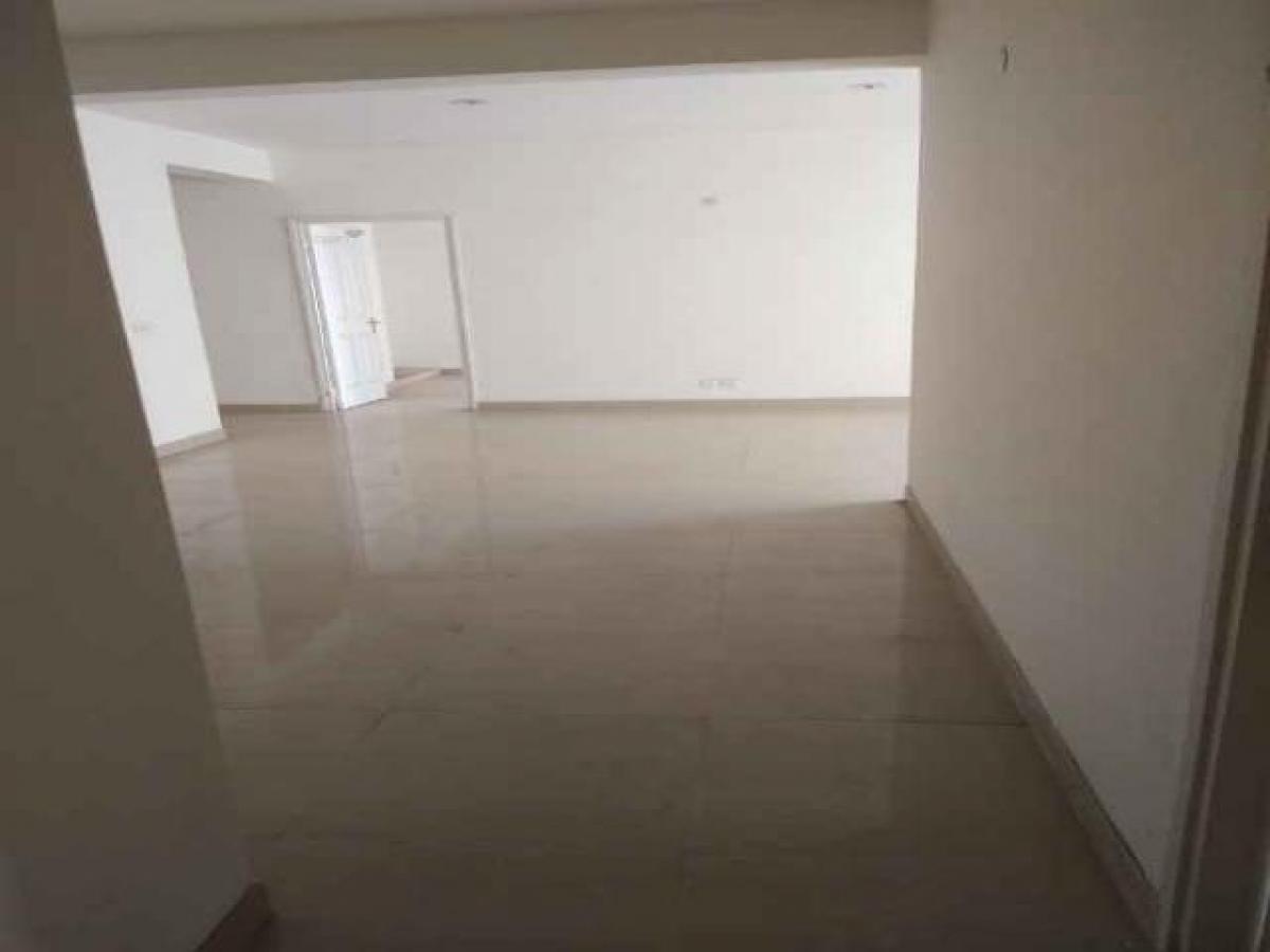 3 bedrooms House in Noida, India No. 68086