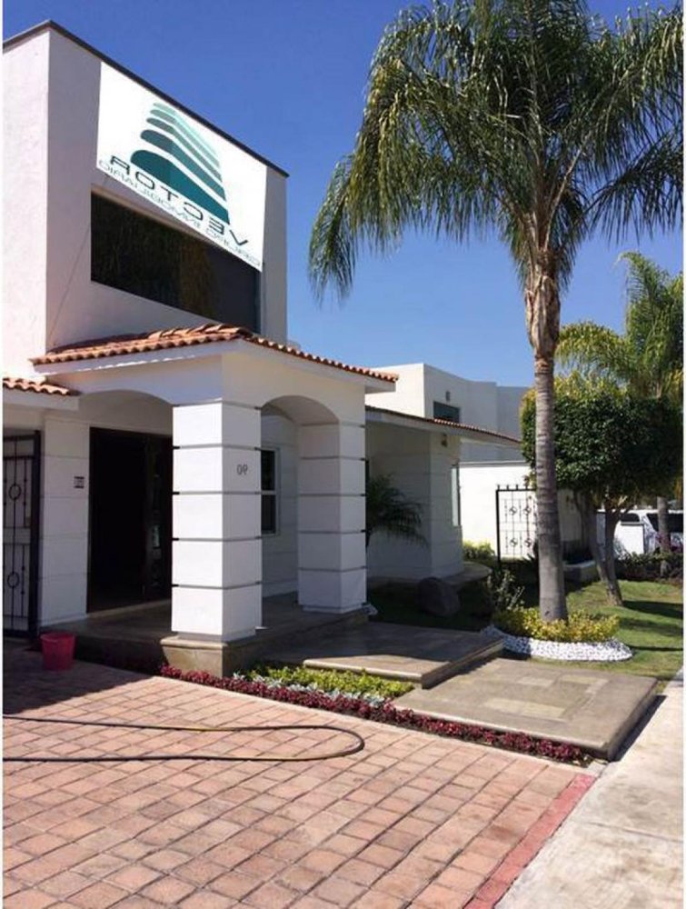 4 bedrooms House in Queretaro, Mexico No. 166565