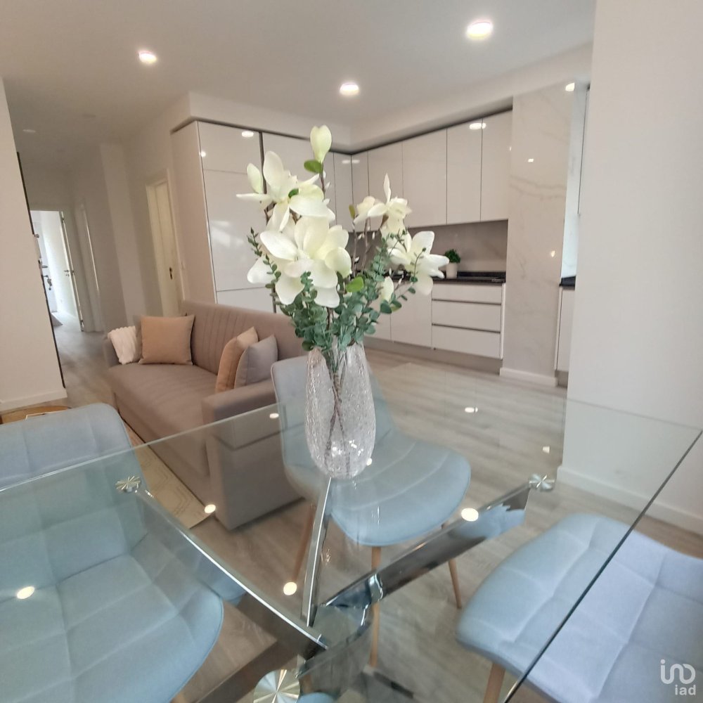 3 bedrooms Apartment in Lisbon, Portugal No. 158923