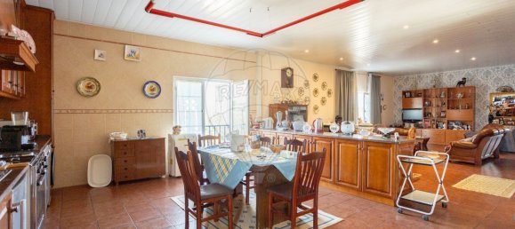 551m² Commercial property in Coruche, Portugal No. 62098 28