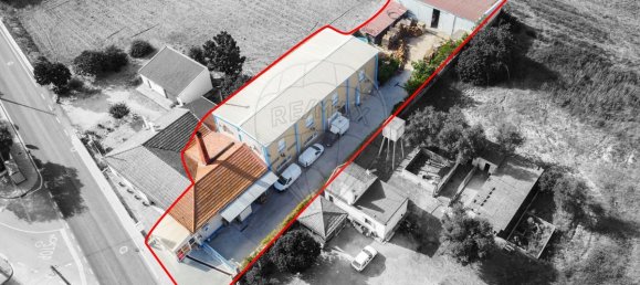 551m² Commercial property in Coruche, Portugal No. 62098 36