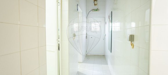 551m² Commercial property in Coruche, Portugal No. 62098 14