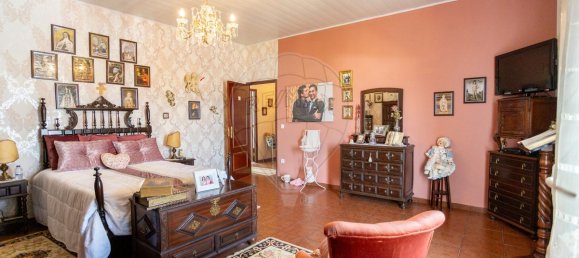 551m² Commercial property in Coruche, Portugal No. 62098 33