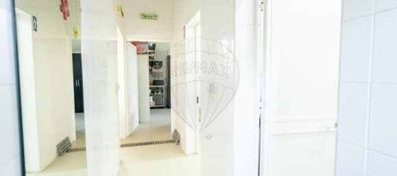 551m² Commercial property in Coruche, Portugal No. 62098 15