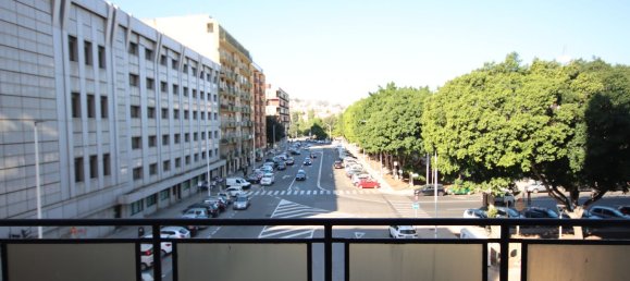 7-salle Appartement à Cagliari, Italy No. 50738 23