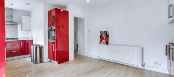 3 Schlafzimmer Haus in Caterham, United Kingdom, Nr. 4865 9