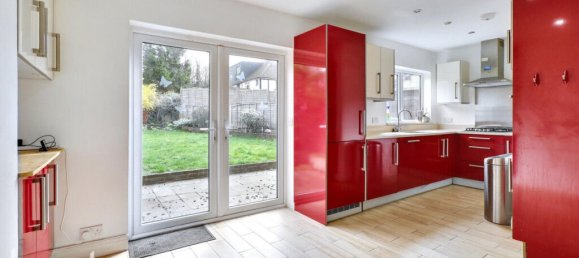 3 Schlafzimmer Haus in Caterham, United Kingdom, Nr. 4865 2