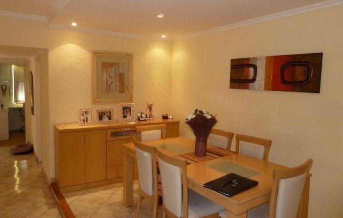 Apartamento de 3 dormitorios en Mar del Plata, Argentina No. 81770