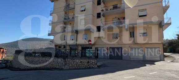 3 bedrooms Apartment in Montelanico, Italy No. 33520 3