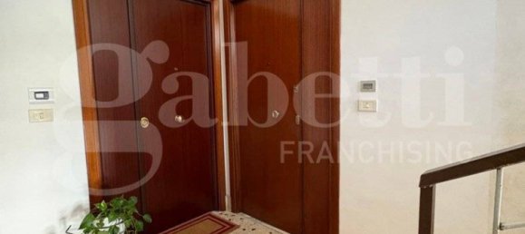 3 bedrooms Apartment in Montelanico, Italy No. 33520 33