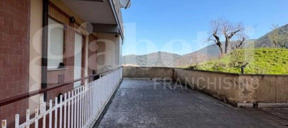3 bedrooms Apartment in Montelanico, Italy No. 33520 8