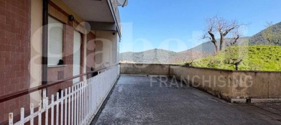 3 bedrooms Apartment in Montelanico, Italy No. 33520 7