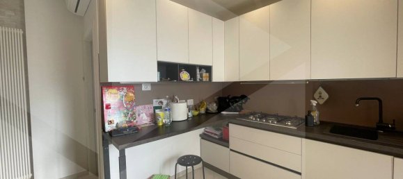 Квартира с 3 комнатами в Бари, Италия № 25423 4