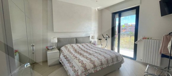 Квартира с 3 комнатами в Бари, Италия № 25423 14