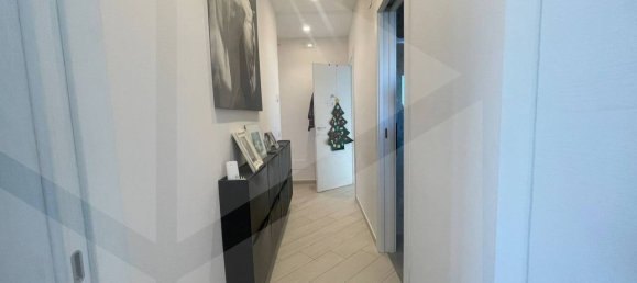 Квартира с 3 комнатами в Бари, Италия № 25423 7