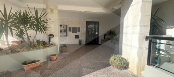 Квартира с 3 комнатами в Бари, Италия № 25423 32