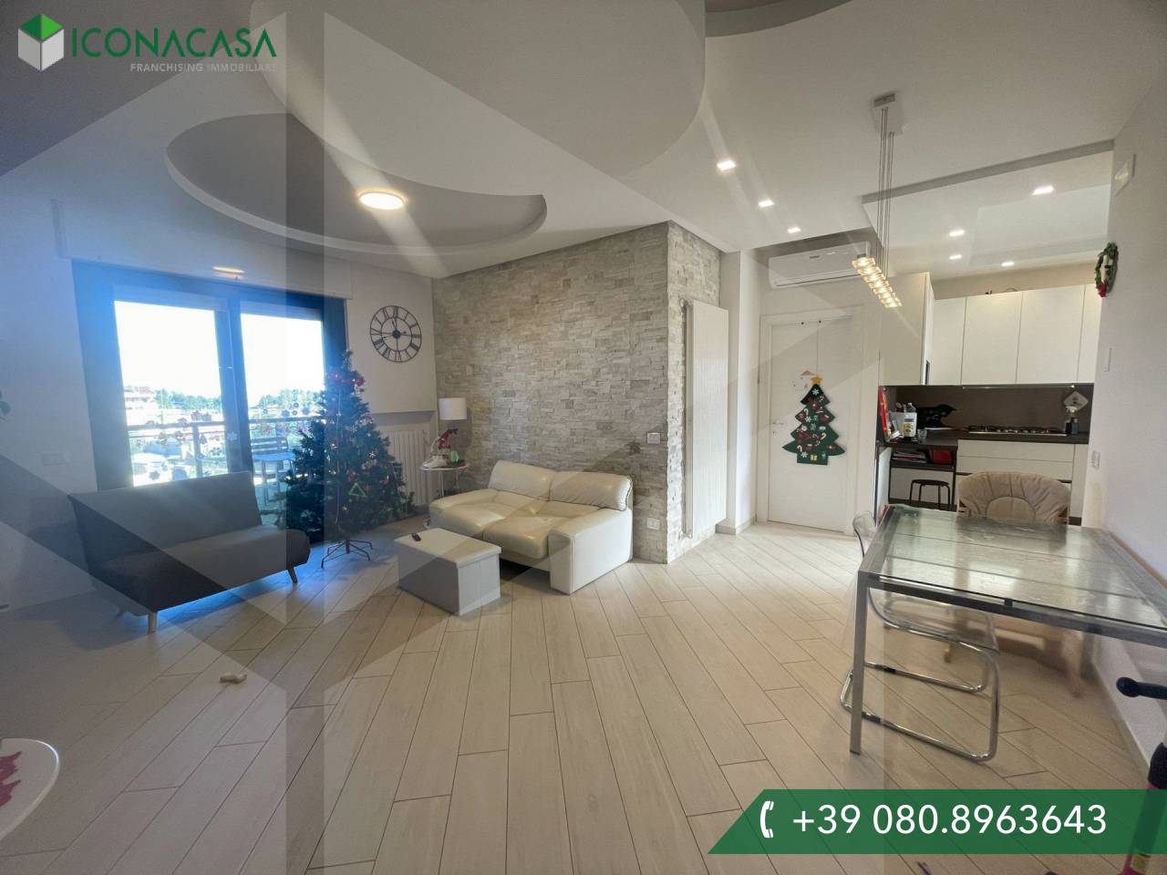 Квартира с 3 комнатами в Бари, Италия № 25423