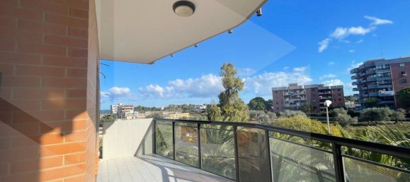 Квартира с 3 комнатами в Бари, Италия № 25423 23