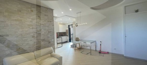 Квартира с 3 комнатами в Бари, Италия № 25423 5