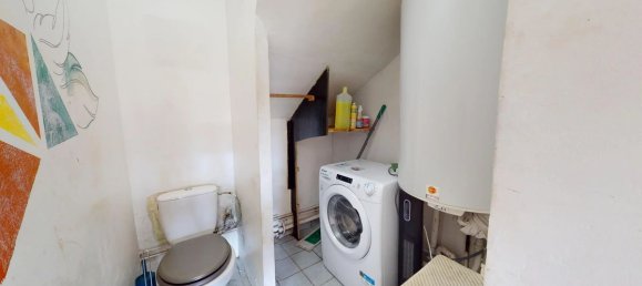 Studio in Montfermeil, France No. 330417 9