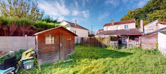 Studio in Montfermeil, France No. 330417 12