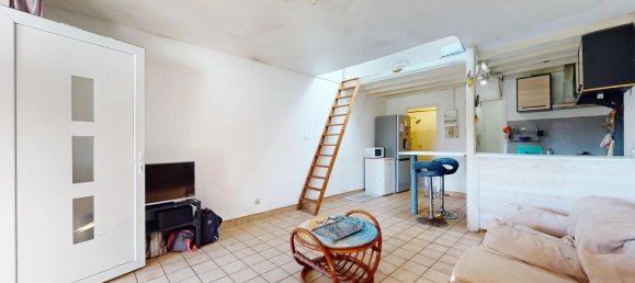 Studio in Montfermeil, France No. 330417 4