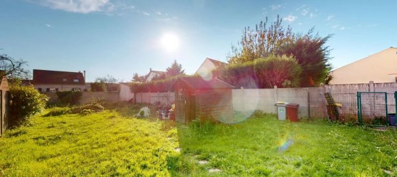 Studio in Montfermeil, France No. 330417 3