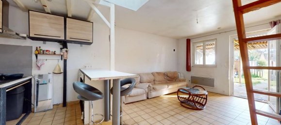 Studio in Montfermeil, France No. 330417 6