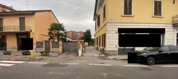 2-salle Appartement à Abbiategrasso, Italy No. 195595 3