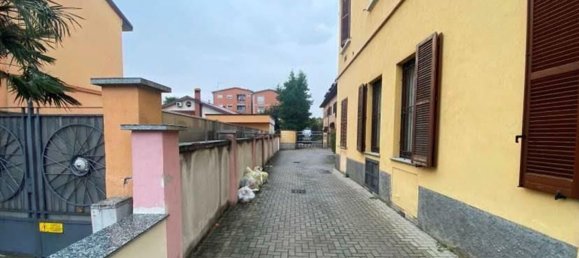 2-salle Appartement à Abbiategrasso, Italy No. 195595 5