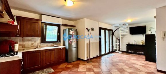 3 Schlafzimmer Doppelhaus in San Martino in Rio, Italy, Nr. 61252 11