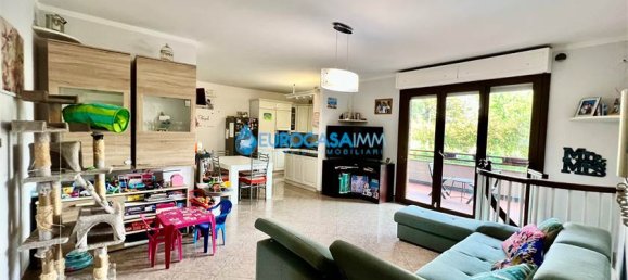 3 Schlafzimmer Doppelhaus in San Martino in Rio, Italy, Nr. 61252 7