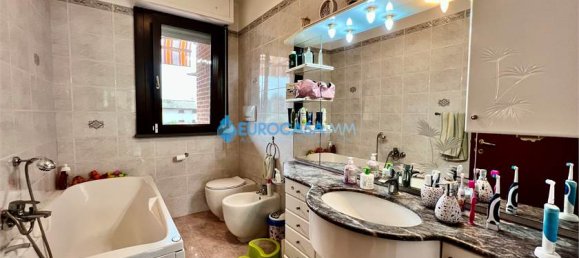 3 Schlafzimmer Doppelhaus in San Martino in Rio, Italy, Nr. 61252 32