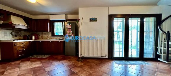 3 Schlafzimmer Doppelhaus in San Martino in Rio, Italy, Nr. 61252 12