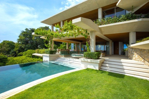 5 bedrooms Villa in Kamala, Thailand No. 12639