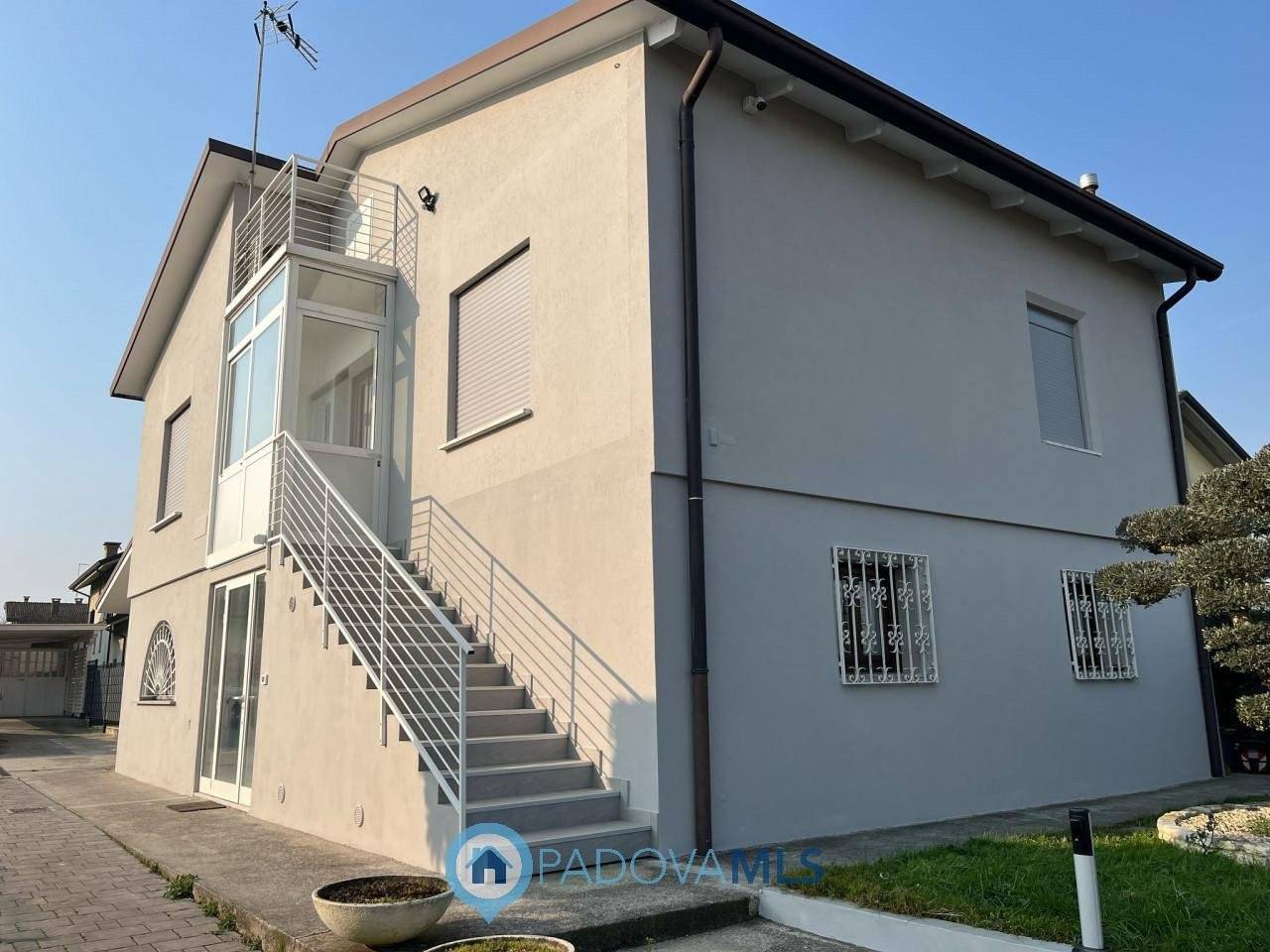 4 bedrooms House in Albignasego, Italy No. 268354