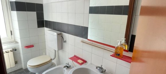 Apartamento de 7 habitaciónes en La Spezia, Italy No. 101337 13