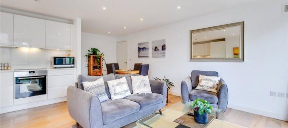 2 bedrooms Apartment in London, United Kingdom No. 12796 6