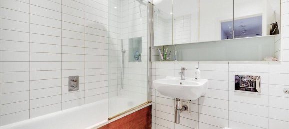 2 bedrooms Apartment in London, United Kingdom No. 12796 5