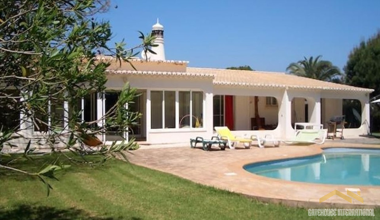 Вилла с 5 спальнями в Алвор, Португалия № 217762