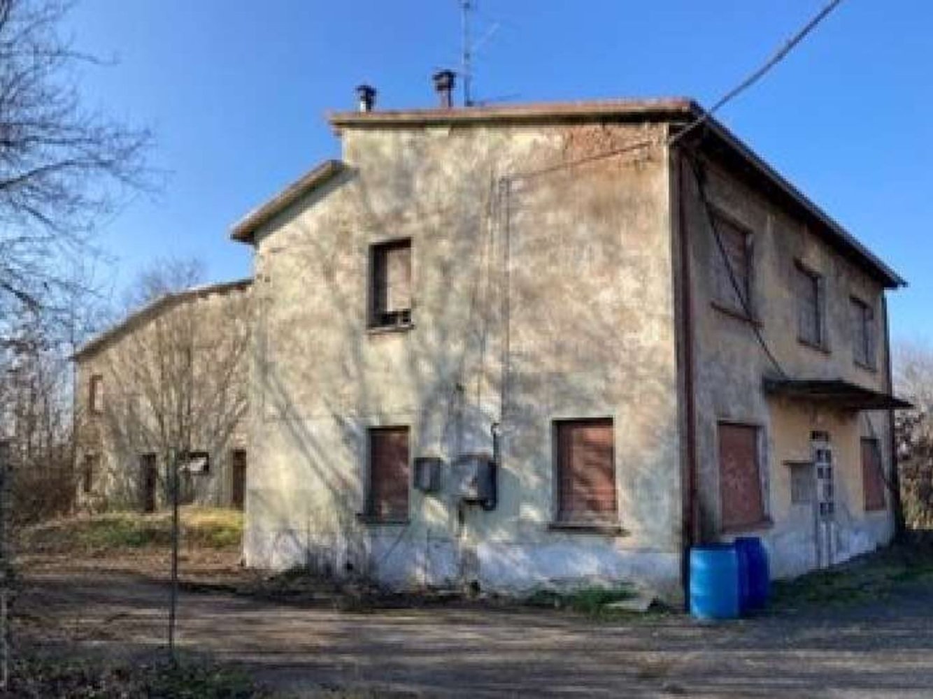 3460m² Building in Campogalliano, Italy No. 191579