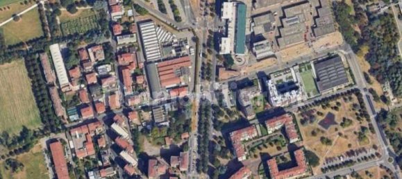 1-salle Garage à Milan, Italy No. 342791 3