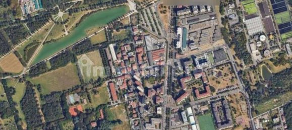 1-salle Garage à Milan, Italy No. 342791 4