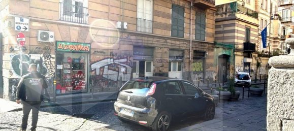 2-Zimmer Gewerbliche Immobilie in Naples, Italy, Nr. 228799 2