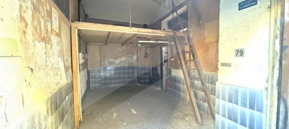 2-Zimmer Gewerbliche Immobilie in Naples, Italy, Nr. 228799 13