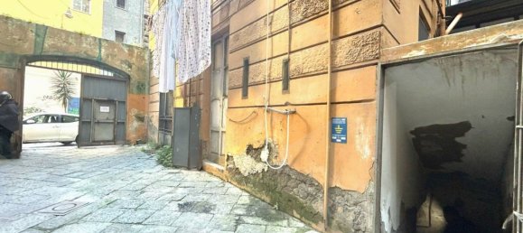 2-Zimmer Gewerbliche Immobilie in Naples, Italy, Nr. 228799 10