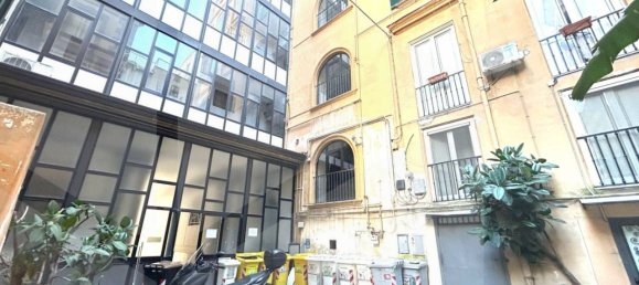 2-Zimmer Gewerbliche Immobilie in Naples, Italy, Nr. 228799 7