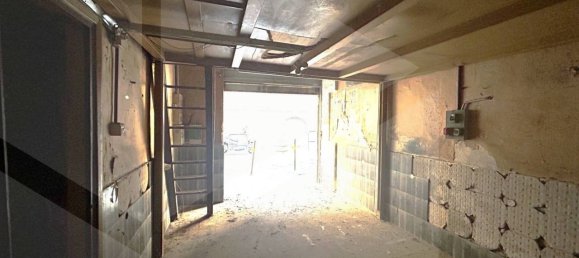 2-Zimmer Gewerbliche Immobilie in Naples, Italy, Nr. 228799 14